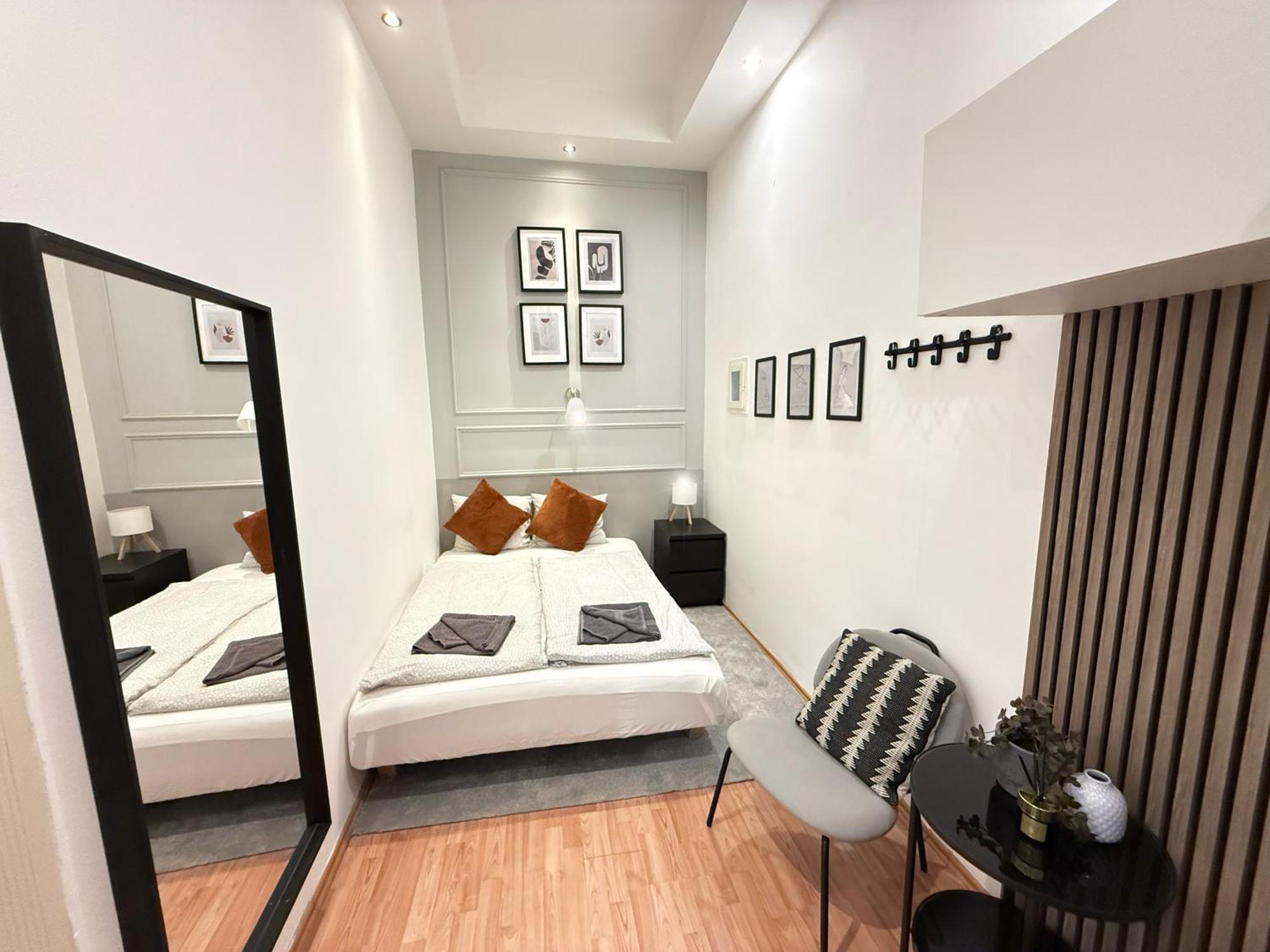Stylish&spacious ! Location Kazincy Netflix * Budapest