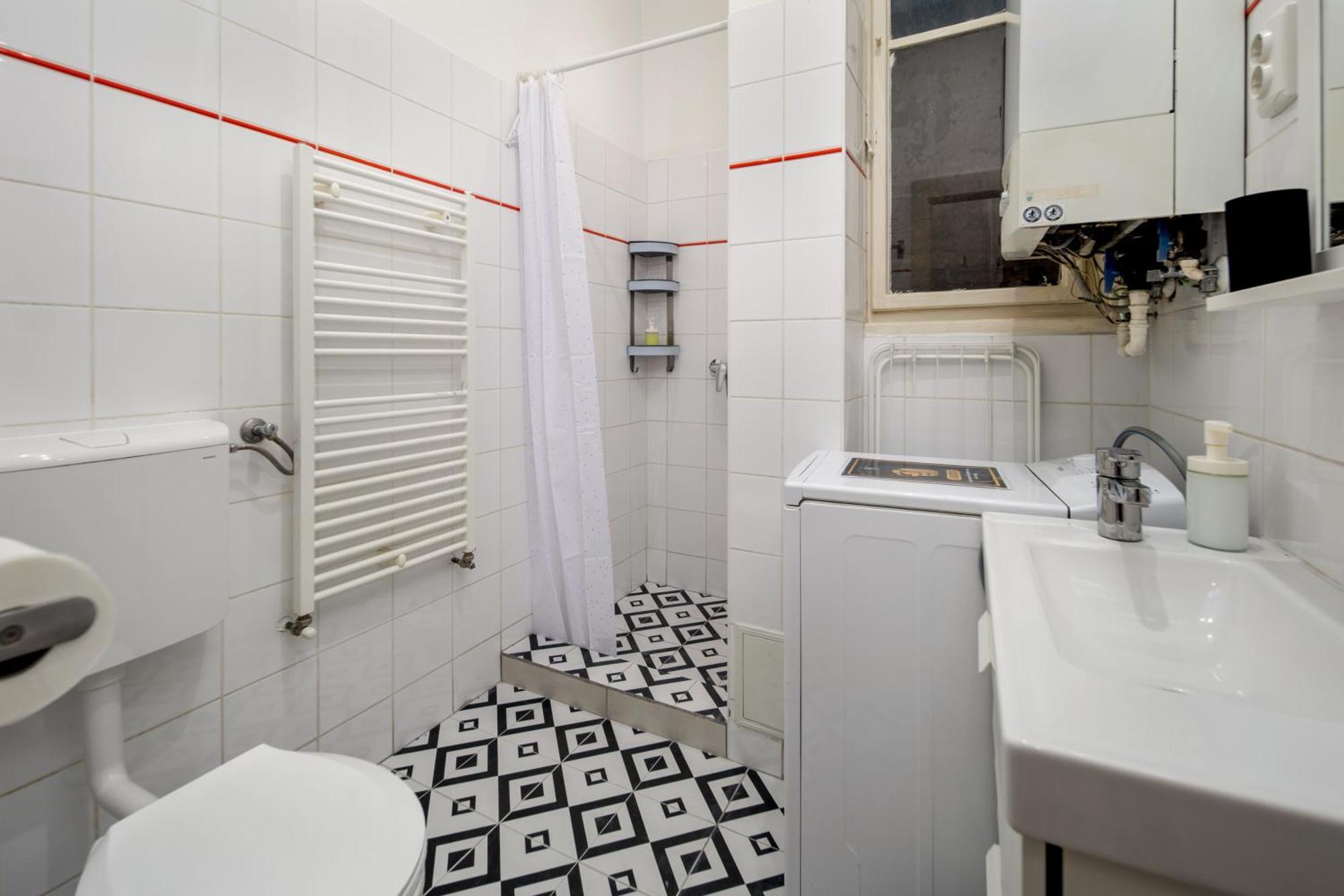 Kazincy -szimpla Kert 1br Appartamento *