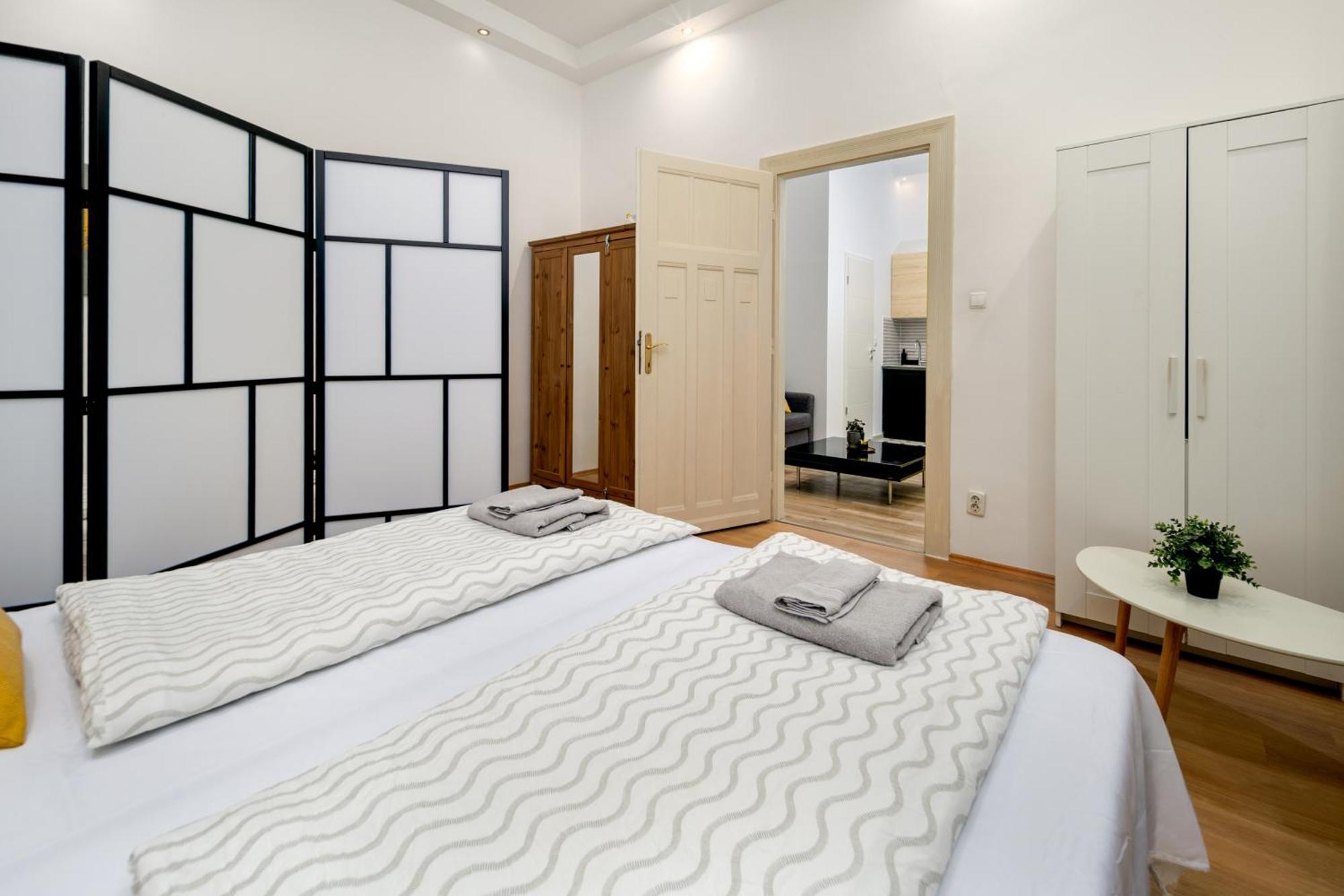 Appartamento Kazincy -szimpla Kert 1br *