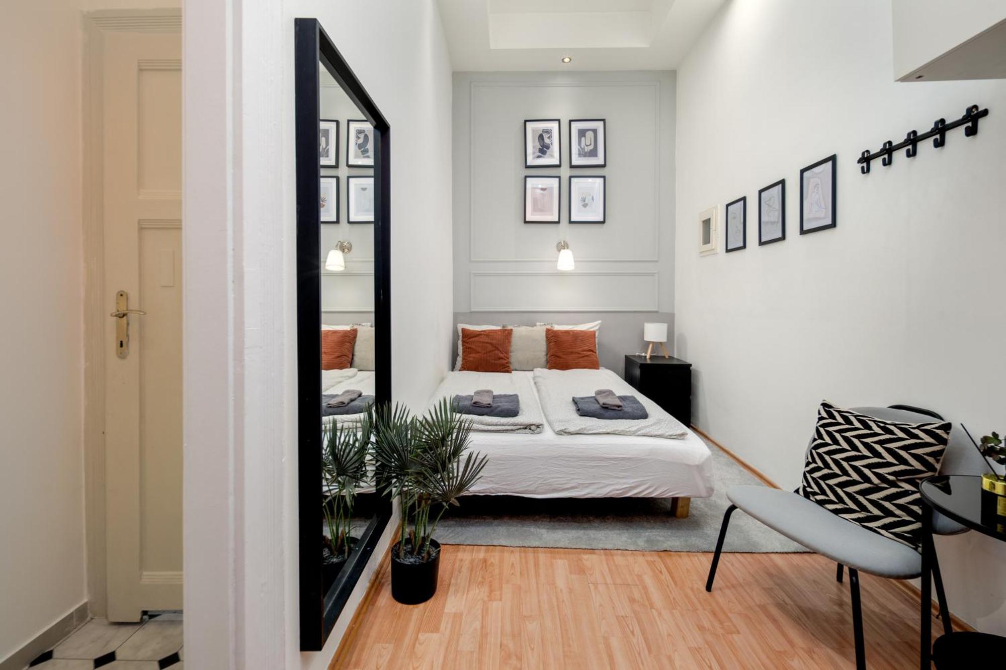 Kazincy -szimpla Kert 1br Apartment *